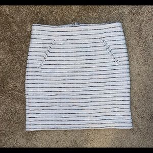 Loft patterned skirt size 0 fits large